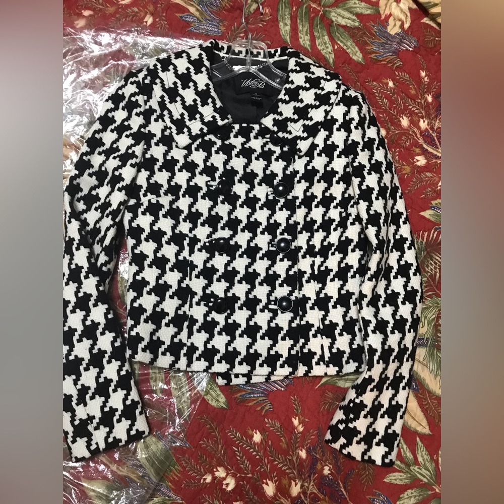 Beautiful jacket worn once.